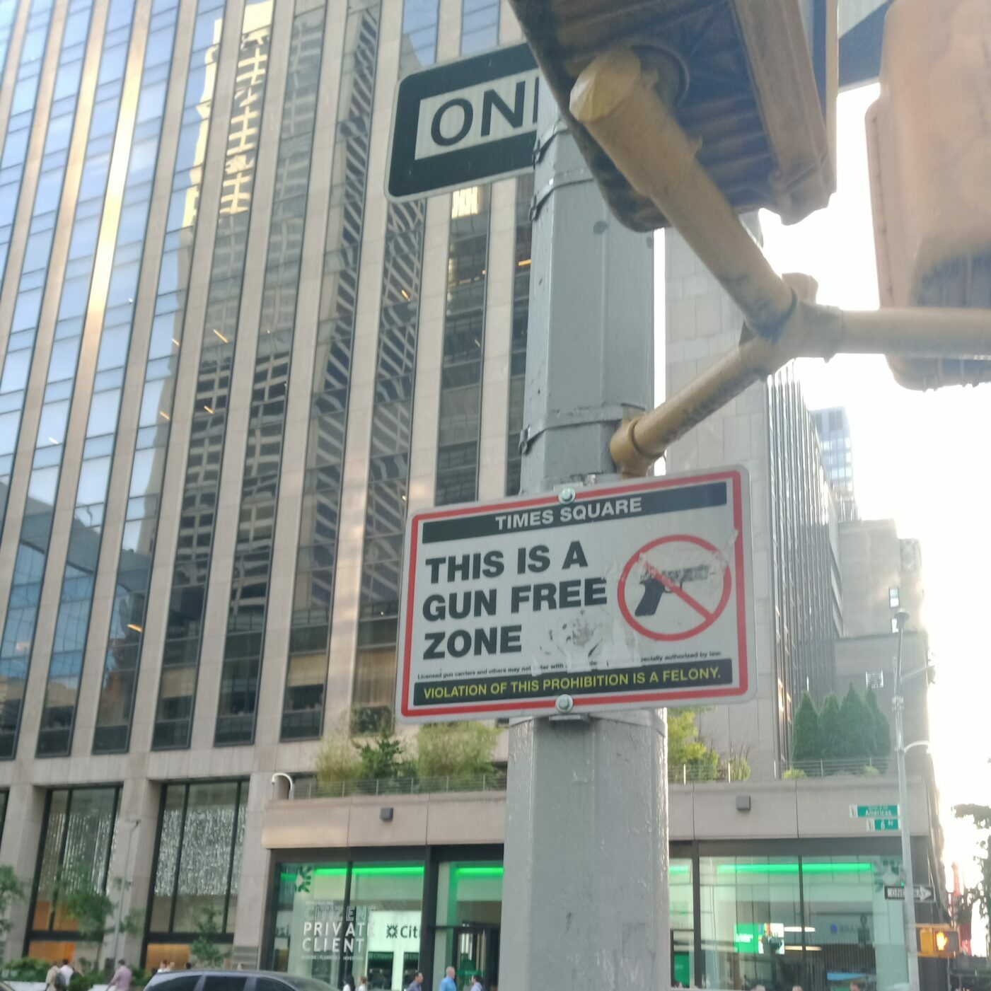 Time Square gun Free Zone